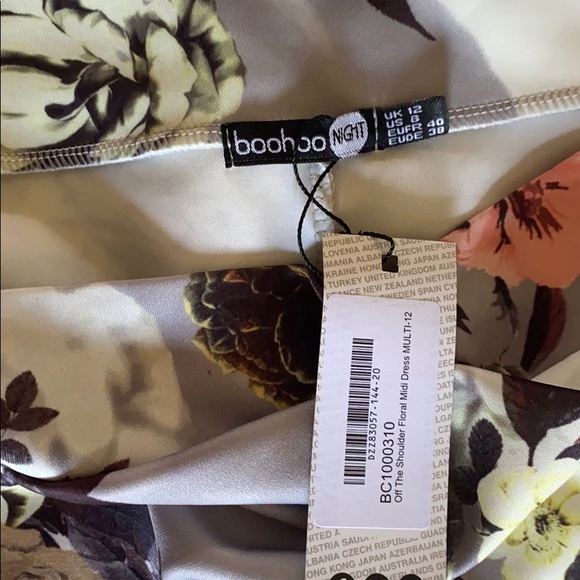 Dress - Picture 2 of 3